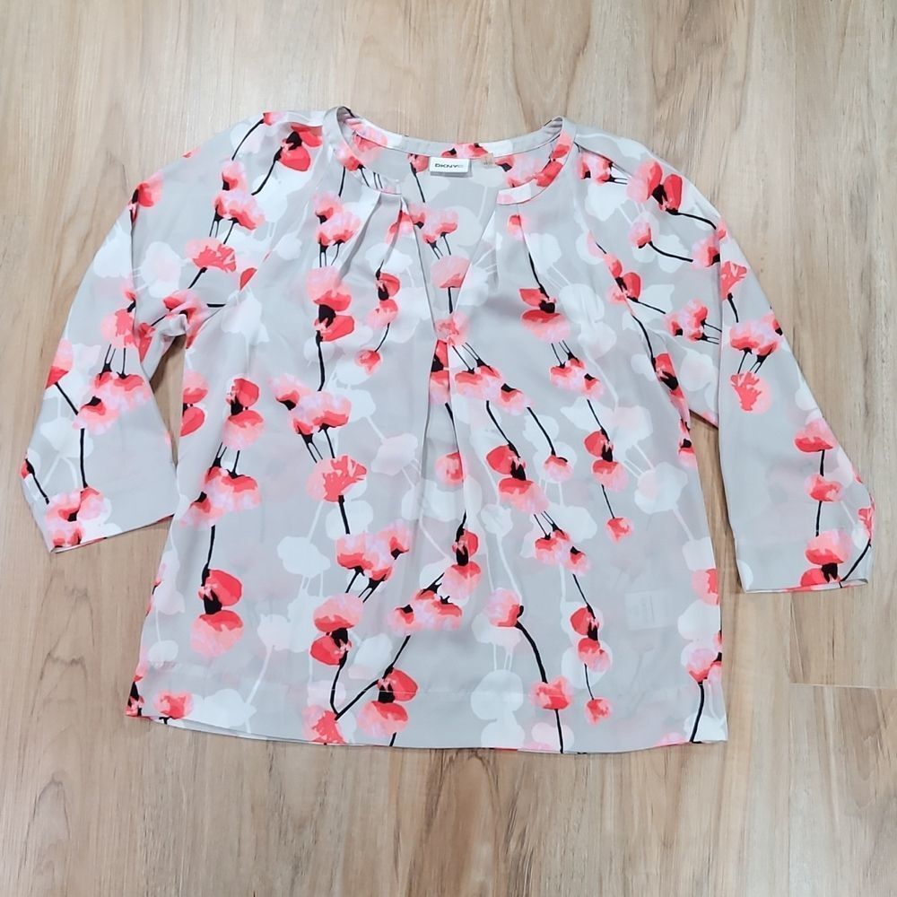 🔹️DKNYC Silver Cherry Blossom Floral 3/4 Sleeve Top Small